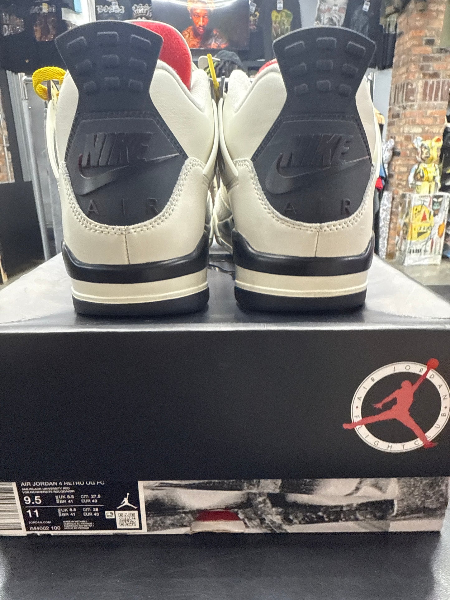 AJ4 Flight Club (U) - 9.5M
