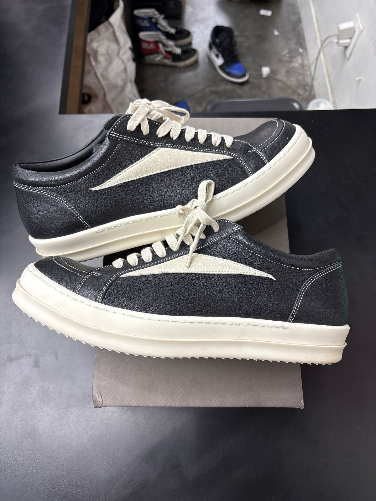 Rick Owen Vintage Black Tumbled Leather (U) - 45(12)**