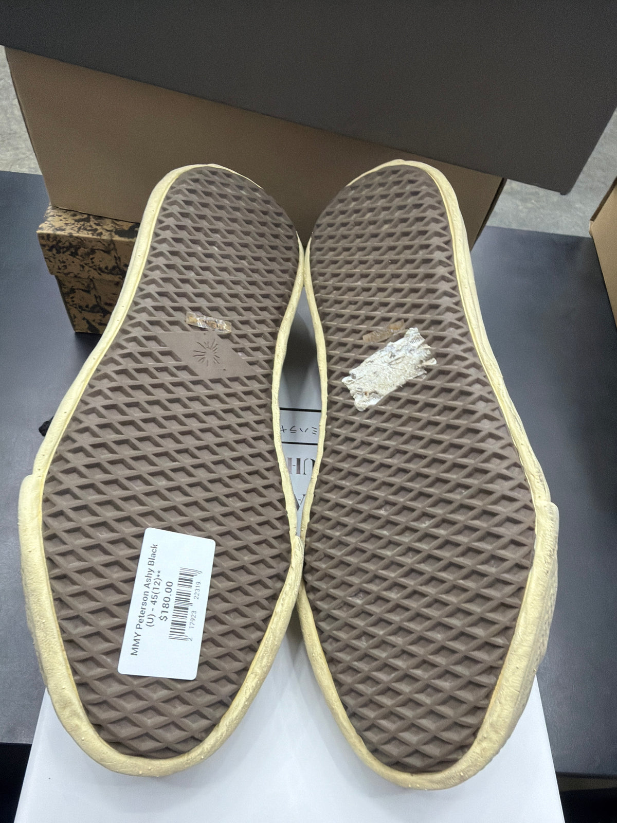 MMY Peterson Ashy Black (U) - 45(12)**