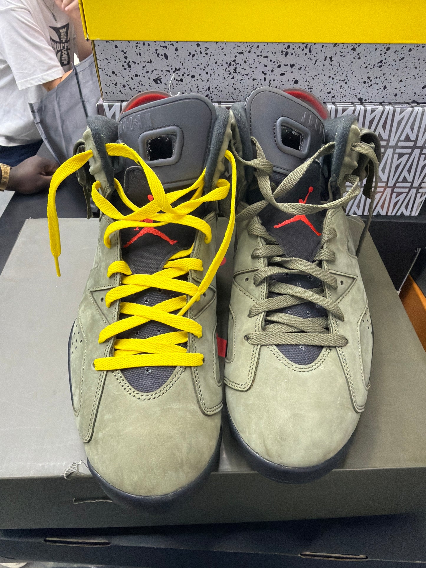 AJ6 Travis Scott Olive (U) - 11.5M