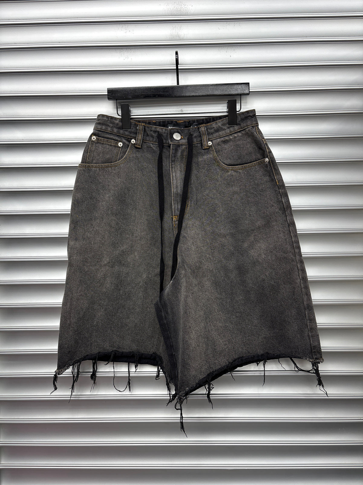 Bottega Desires Teen Spirit 3/4 Shorts - M**