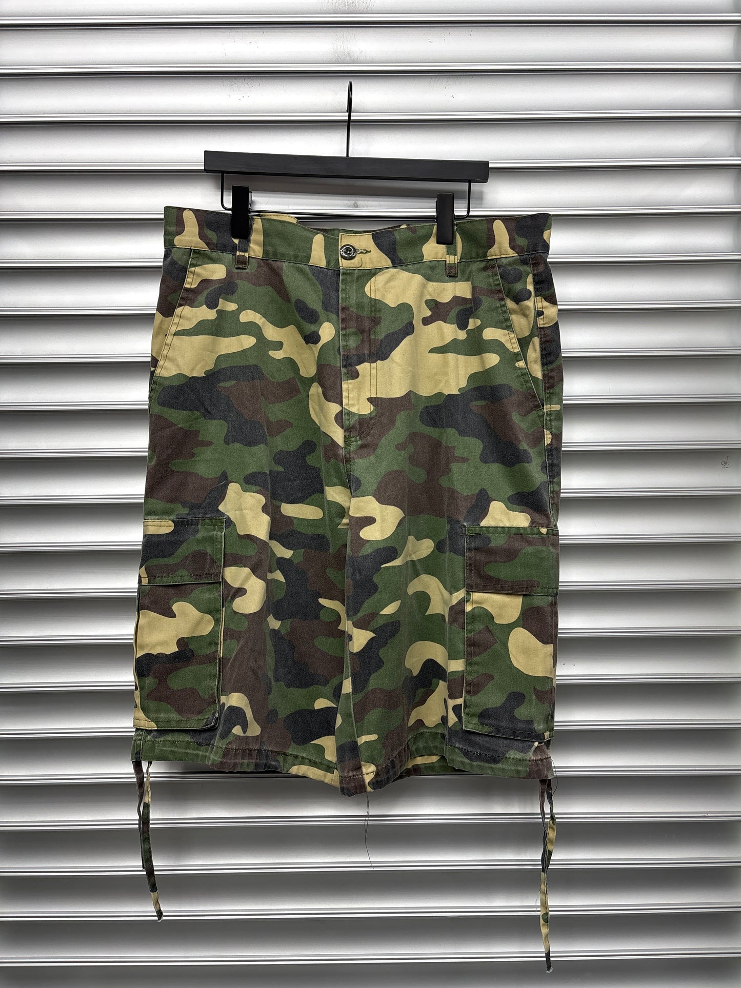 Vintage Camo Shorts - 40
