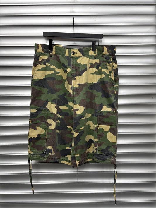 Vintage Camo Shorts - 40