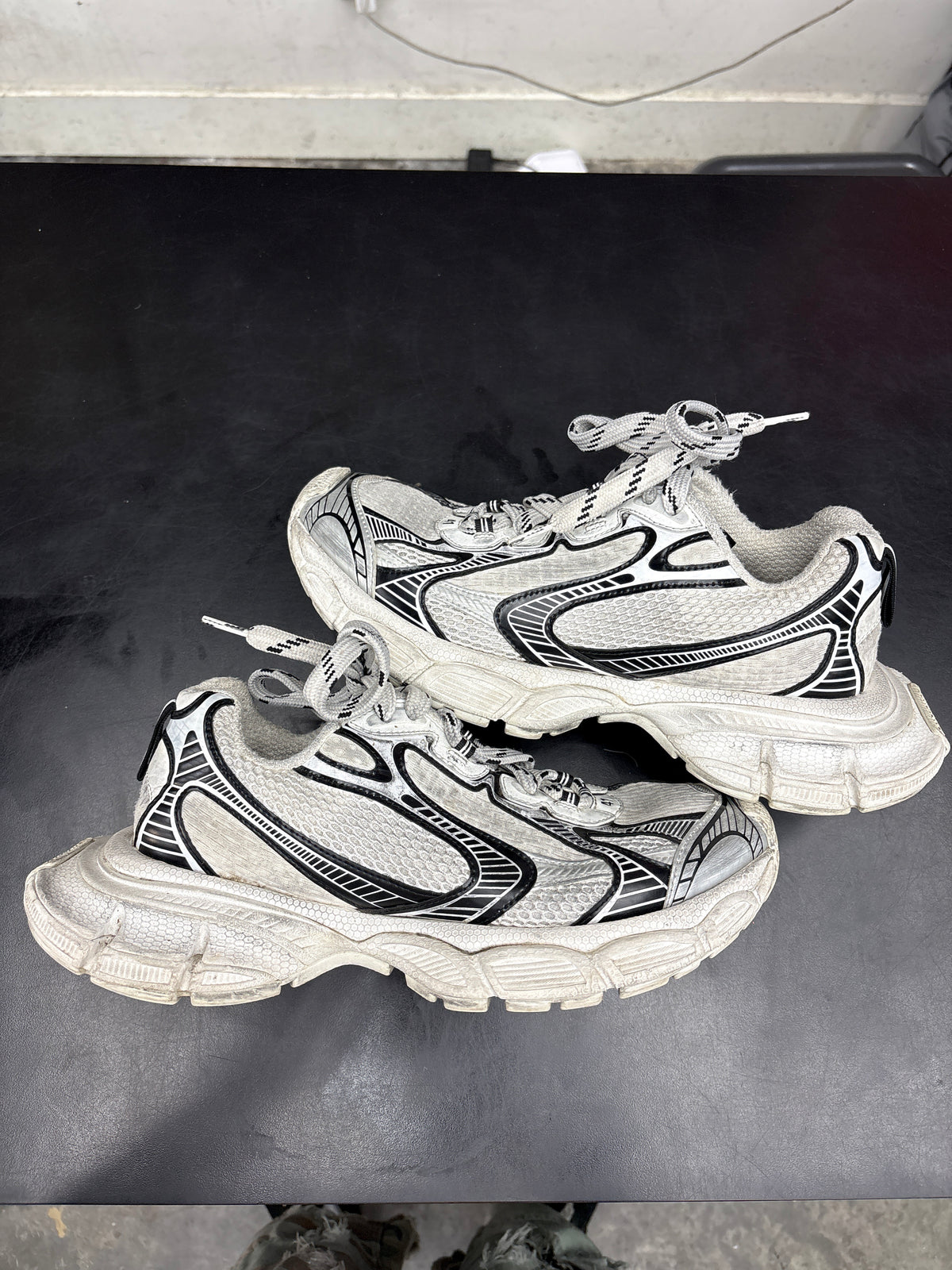 Balenciaga 3XL Oreo (U) - 41(8) (NB)**