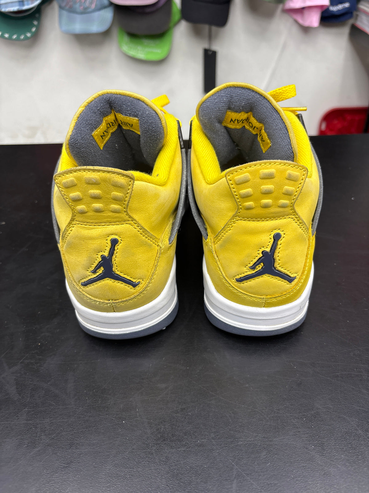 AJ4 Lightning (U) - 9M (NB)**