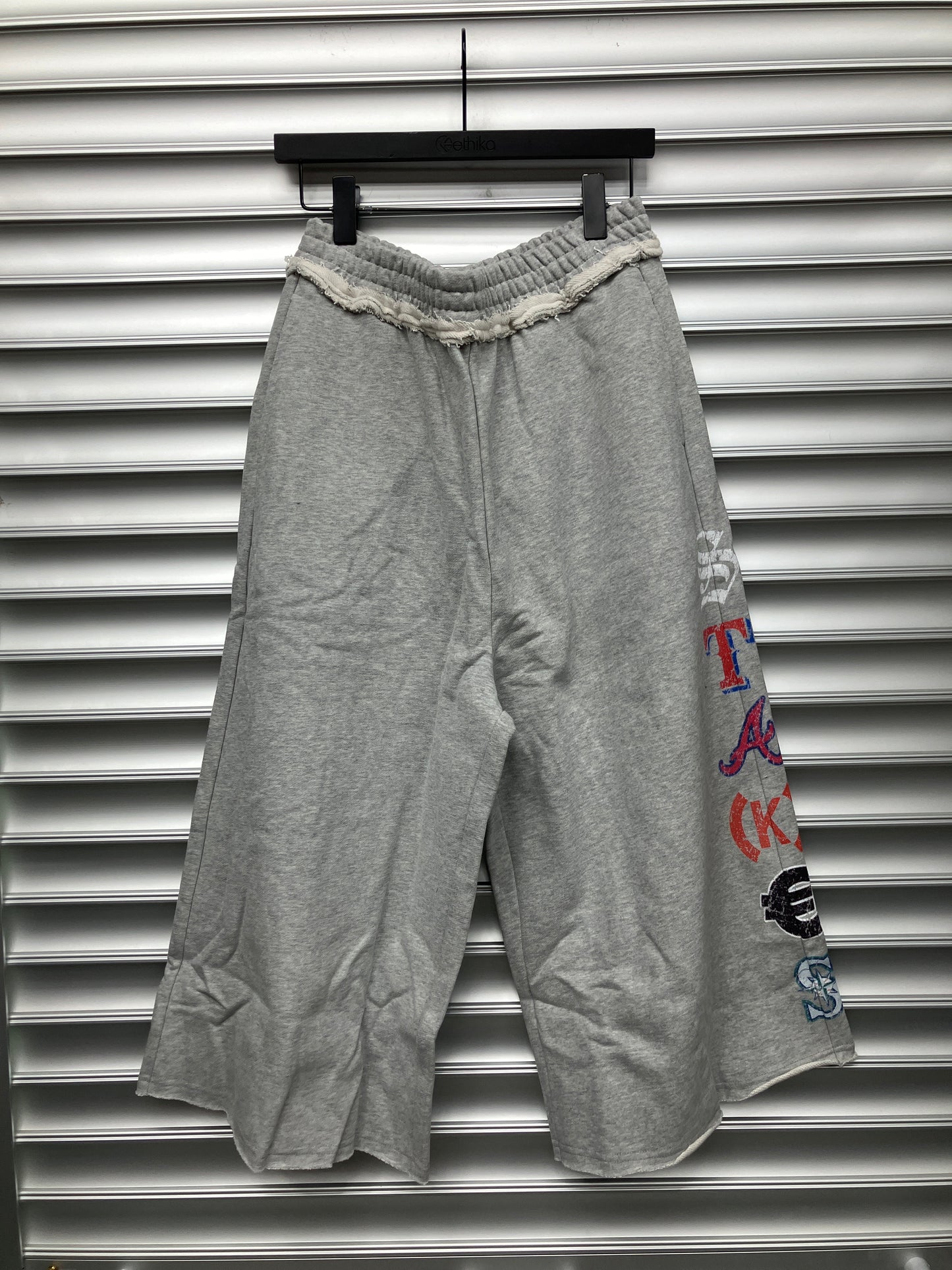 High Stakes ATL 3/4 Shorts - L