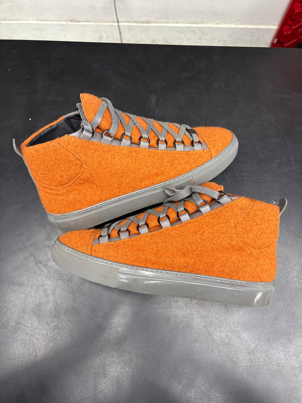 Balenciaga Arena Orange Wool (U) - 40(7) (NB)**