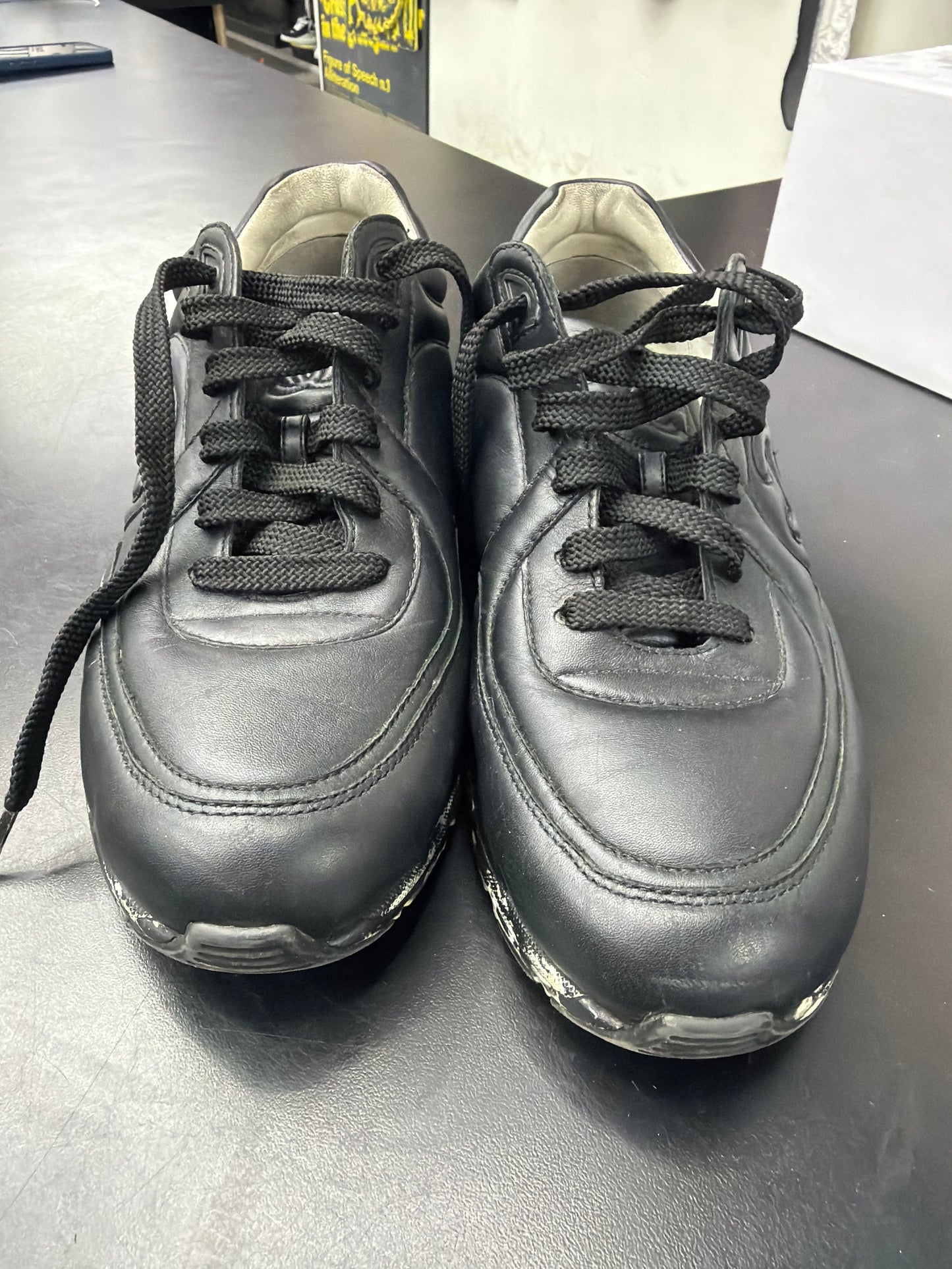 Chanel Trainer Black Leather (U) - 41(8) (NB)