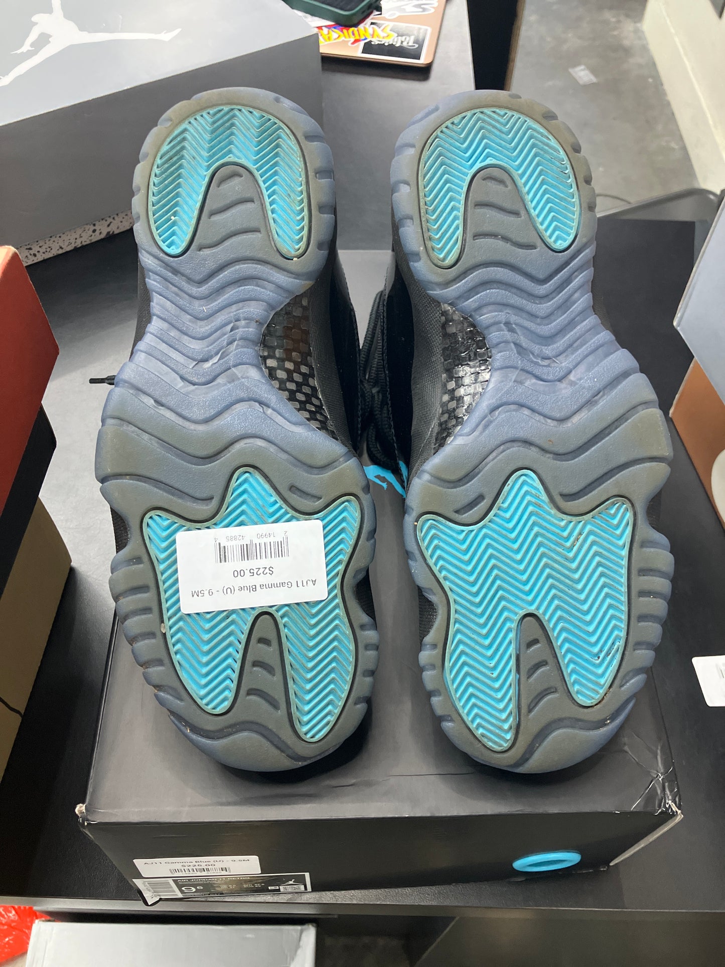 AJ11 Gamma Blue (U) - 9.5M