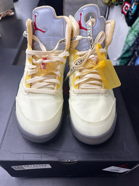 AJ5 Off White Sail (U) - 10.5M