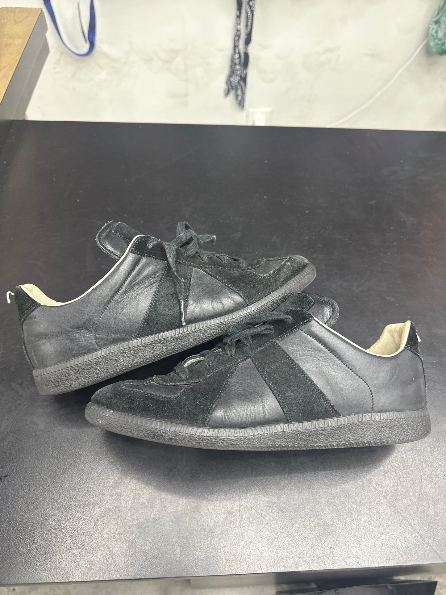 Maison Margiela Replica Triple Black (U) - 41(8) (NB)