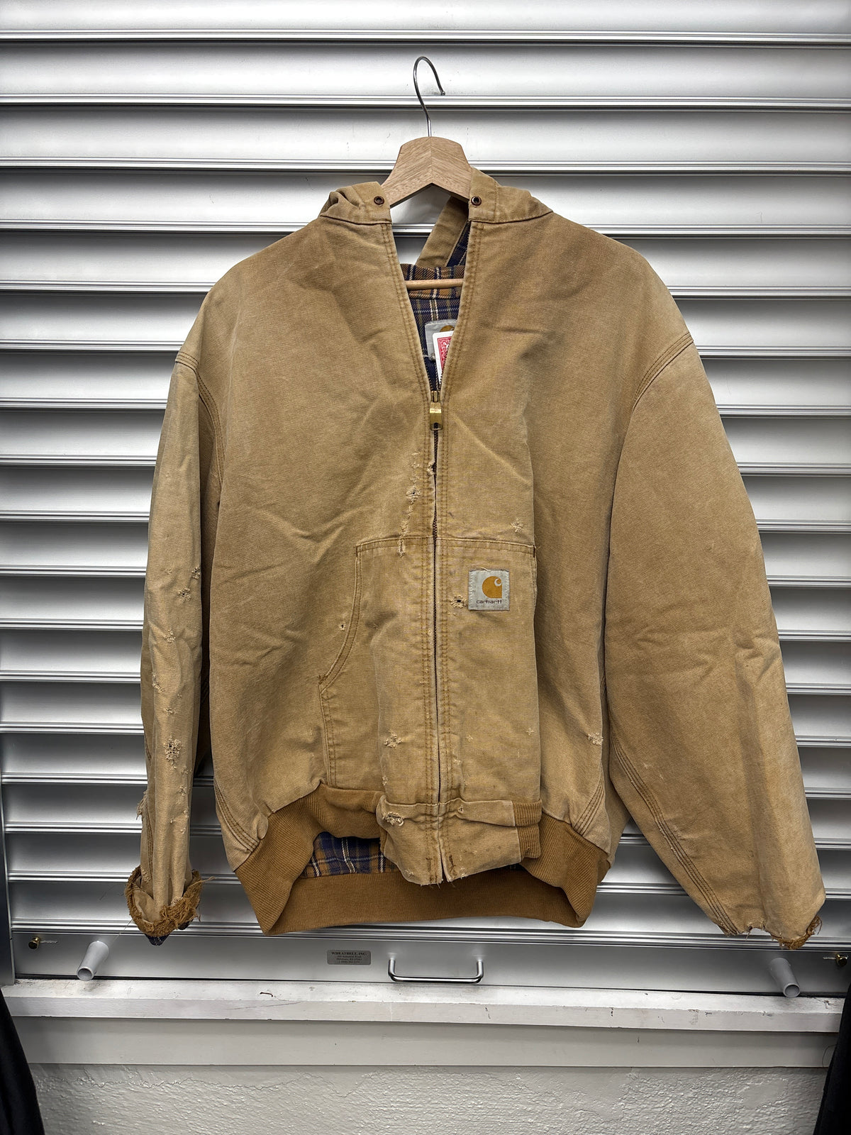 Vintage Tan Flannel Lined Carhartt Hooded Jacket - XL**