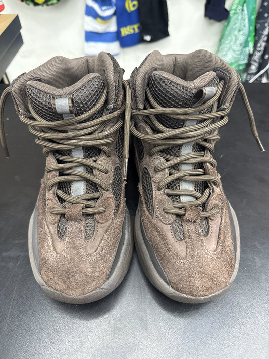 Yeezy Boot Oil (U) - 5.5M (NB)