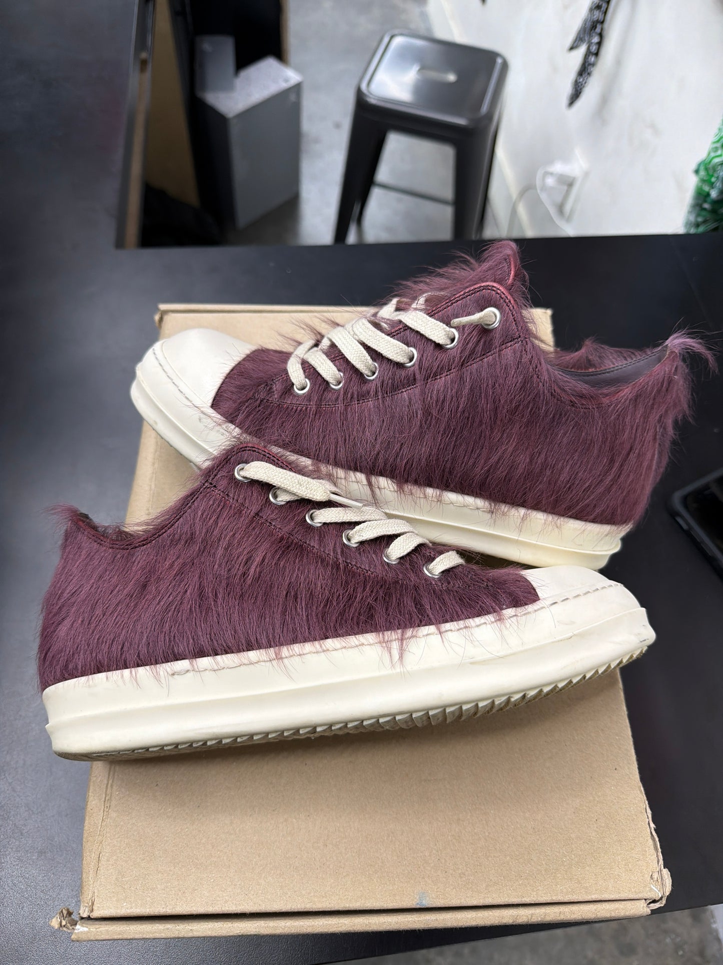 Rick Owen Ramone Burgundy Fur (U) - 40.5 (RB)