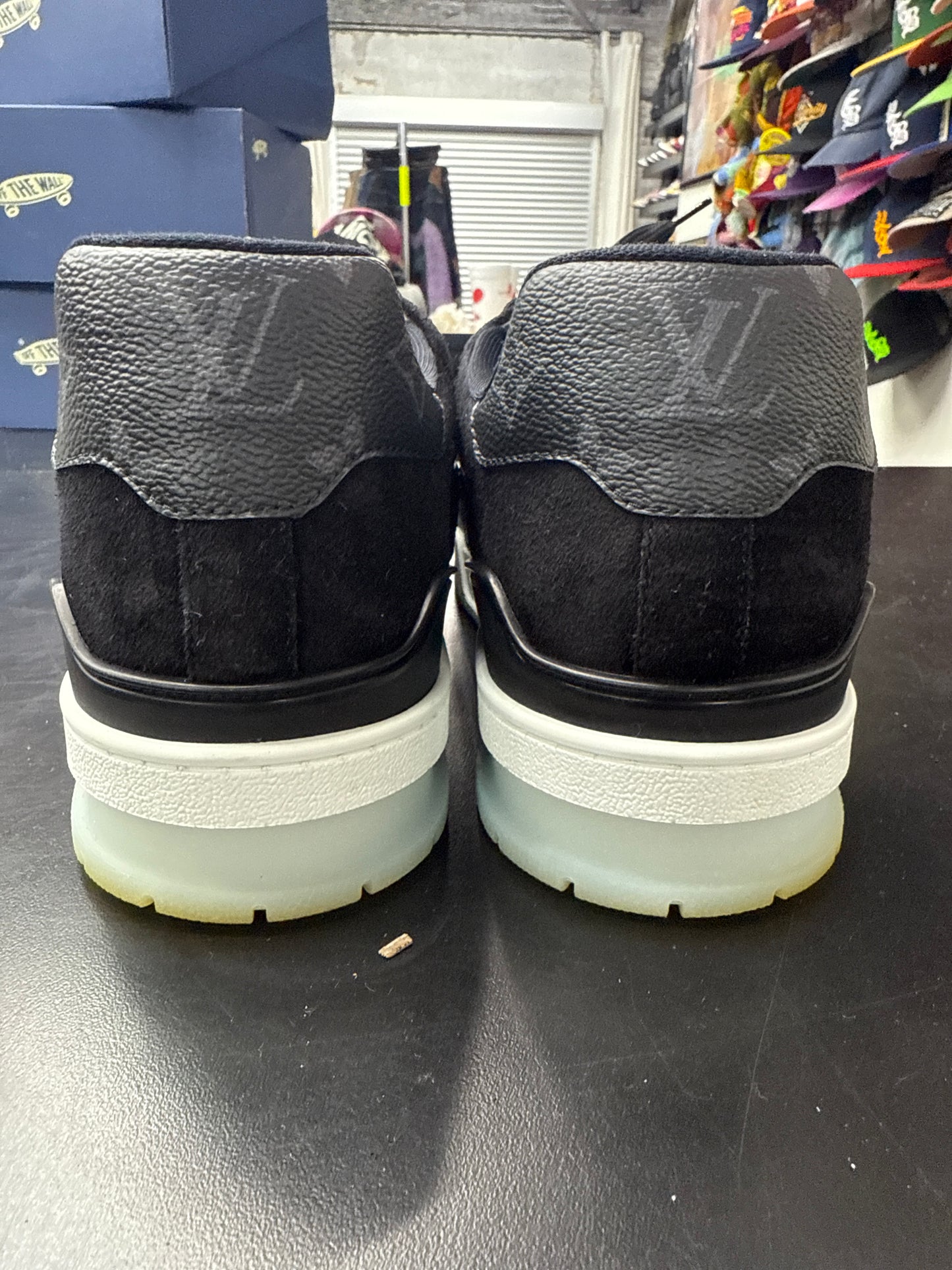 Louis Vuitton Trainer Black Monogram (U) - 12M (NB)