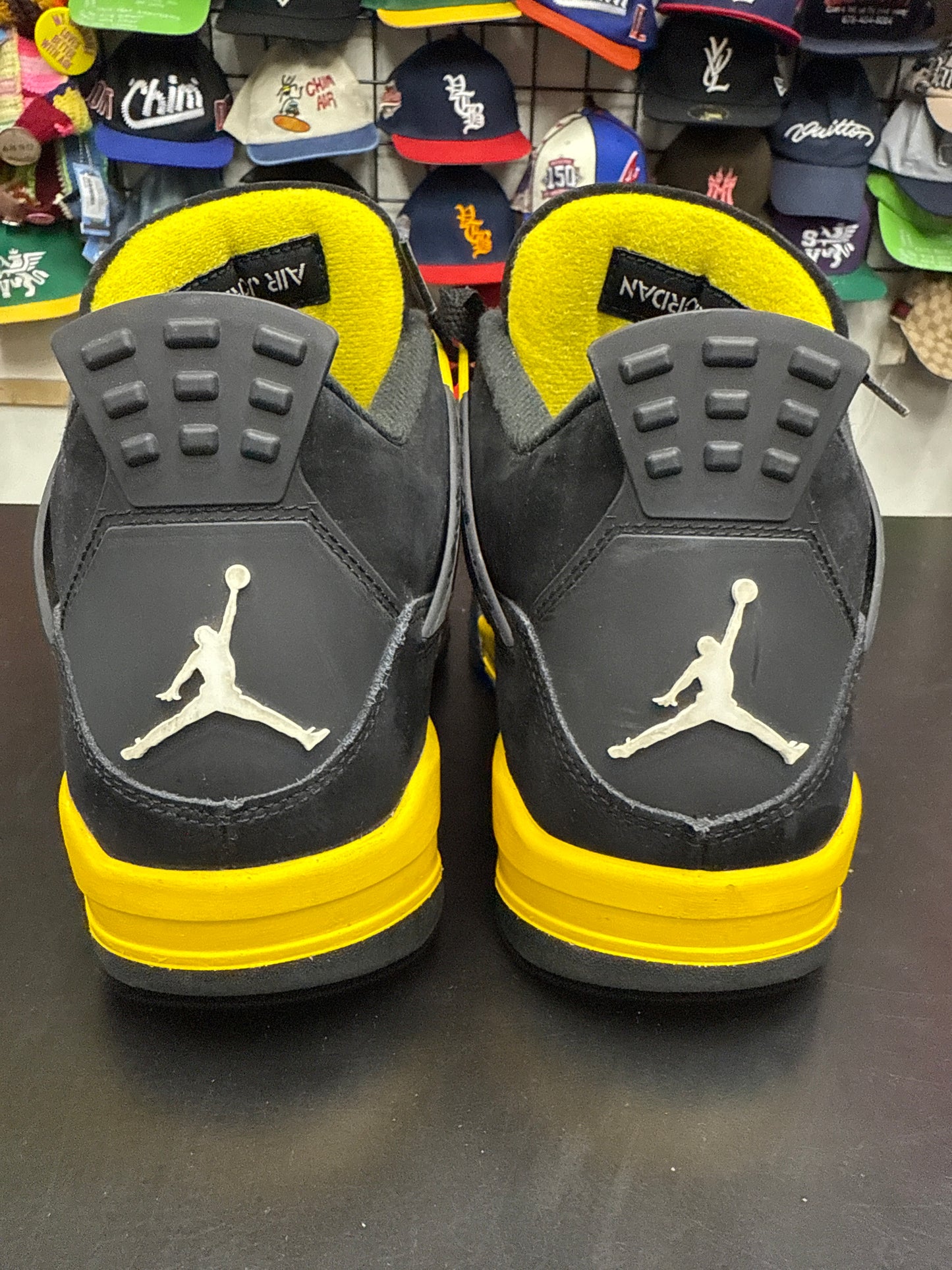 AJ4 Thunder (U) - 11M (NB)