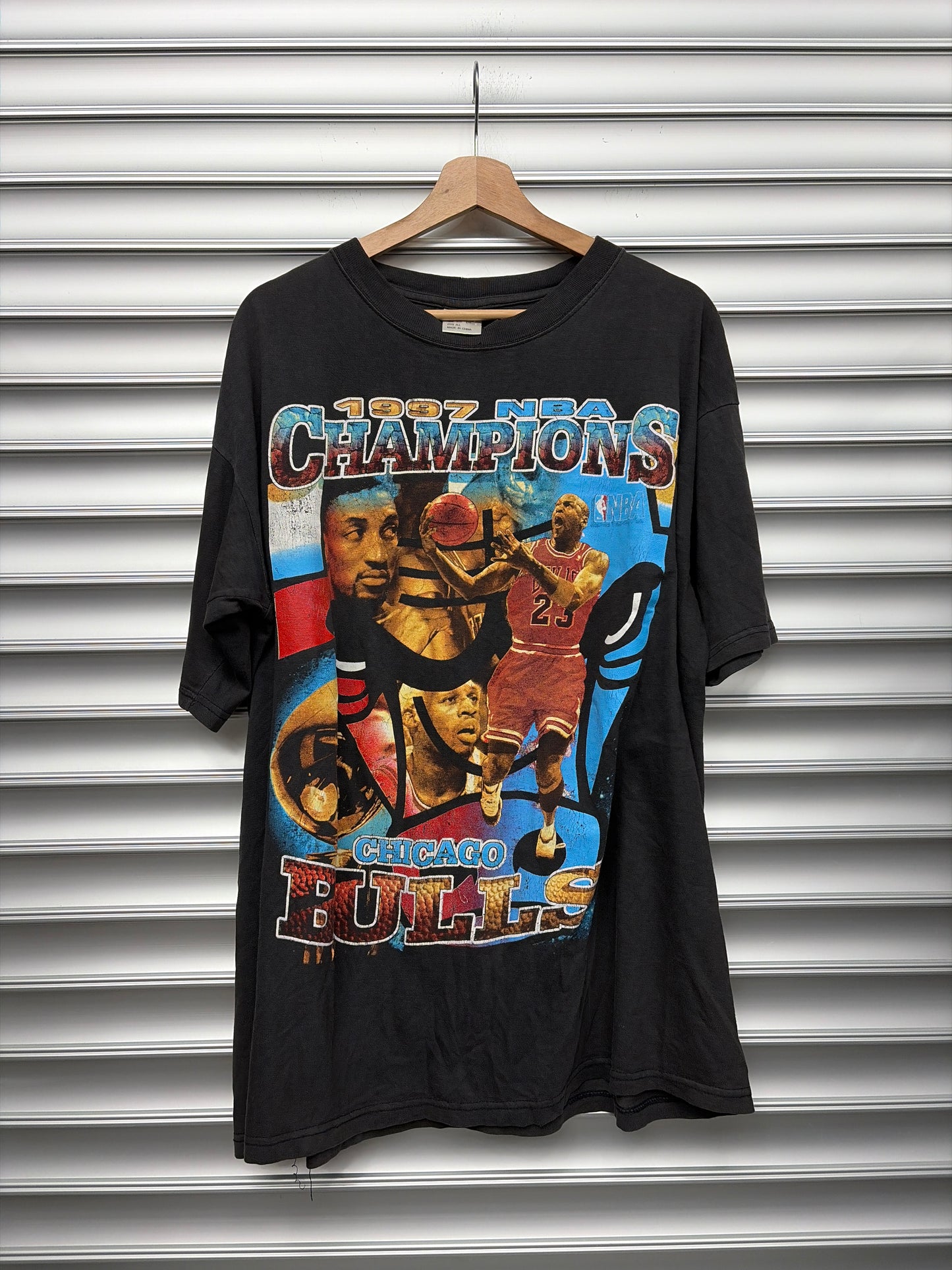 Vintage Bulls Championship Tee - XL