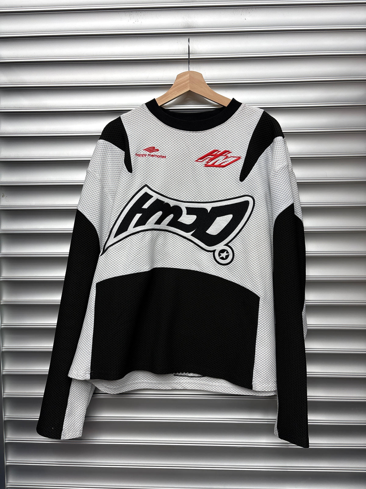 HMDD Hidden Season White Black Jersey - L**