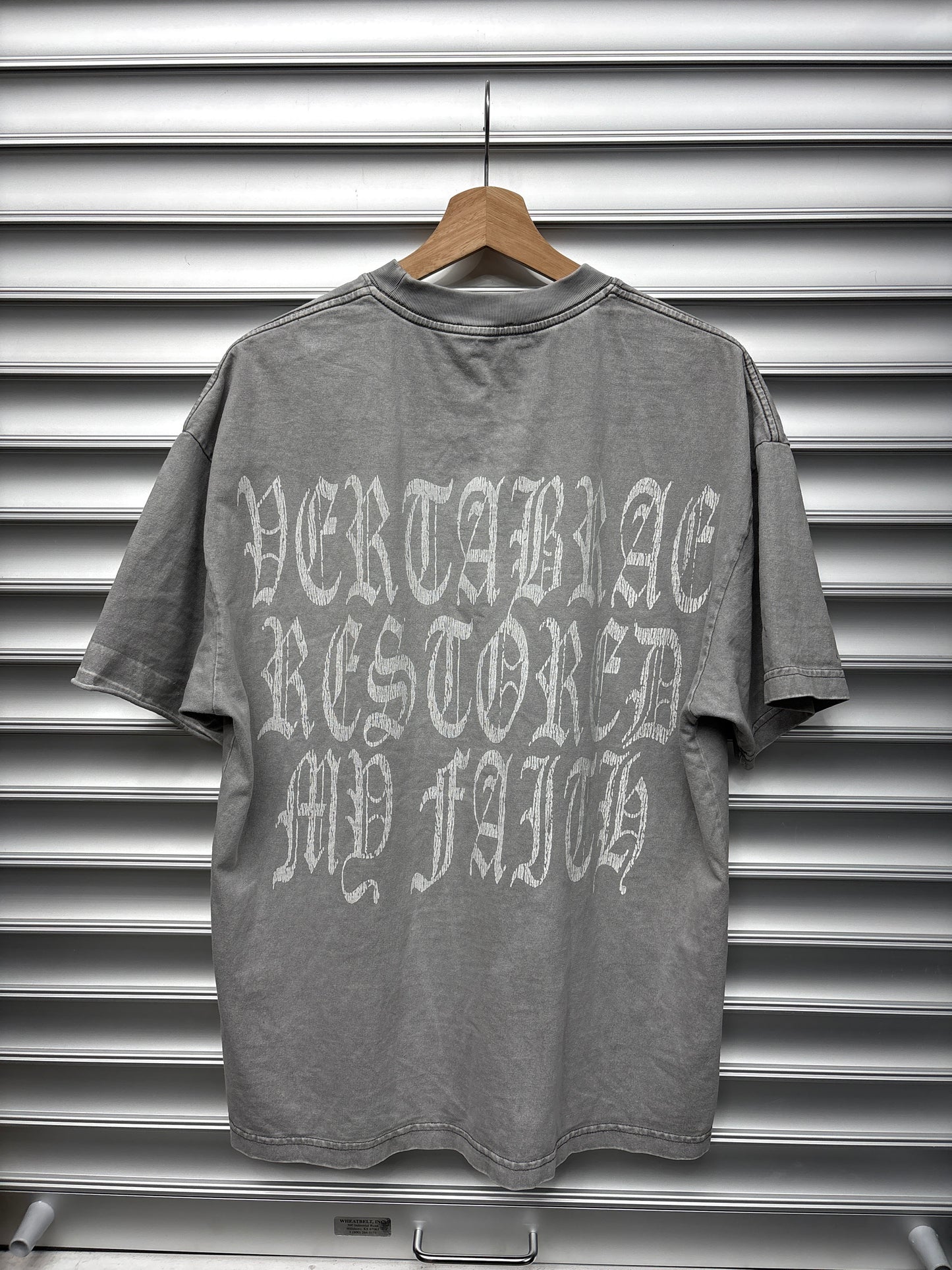 Vertabrae Faded Tee - M