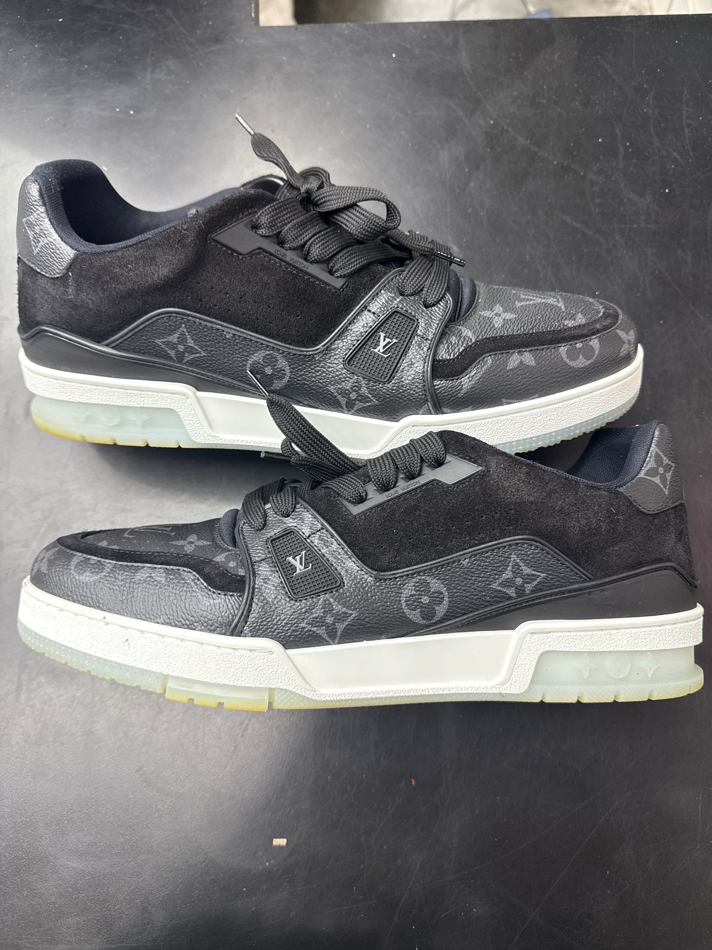 Louis Vuitton Trainer Black Monogram (U) - 12M (NB)