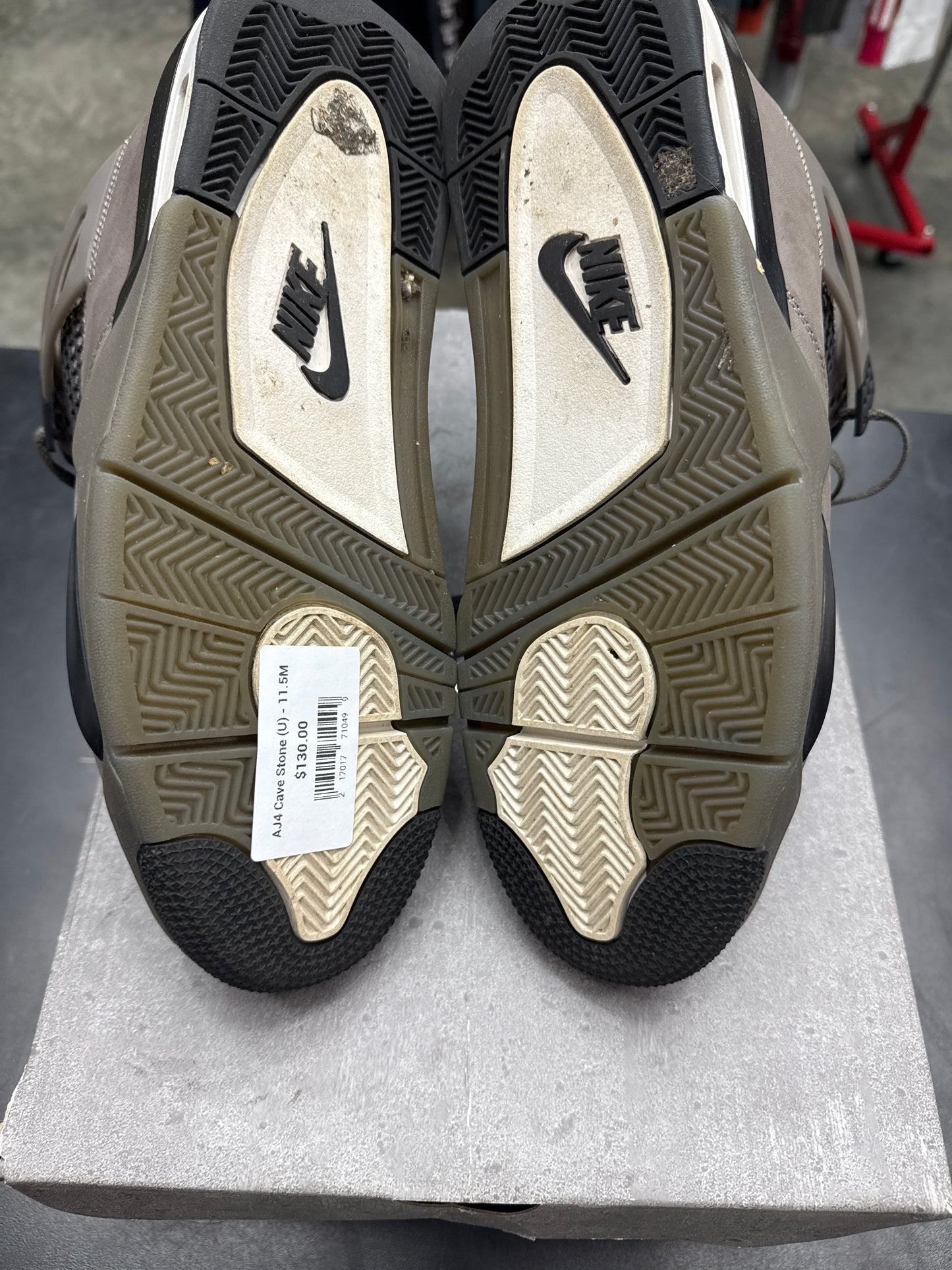 AJ4 Cave Stone (U) - 11.5M