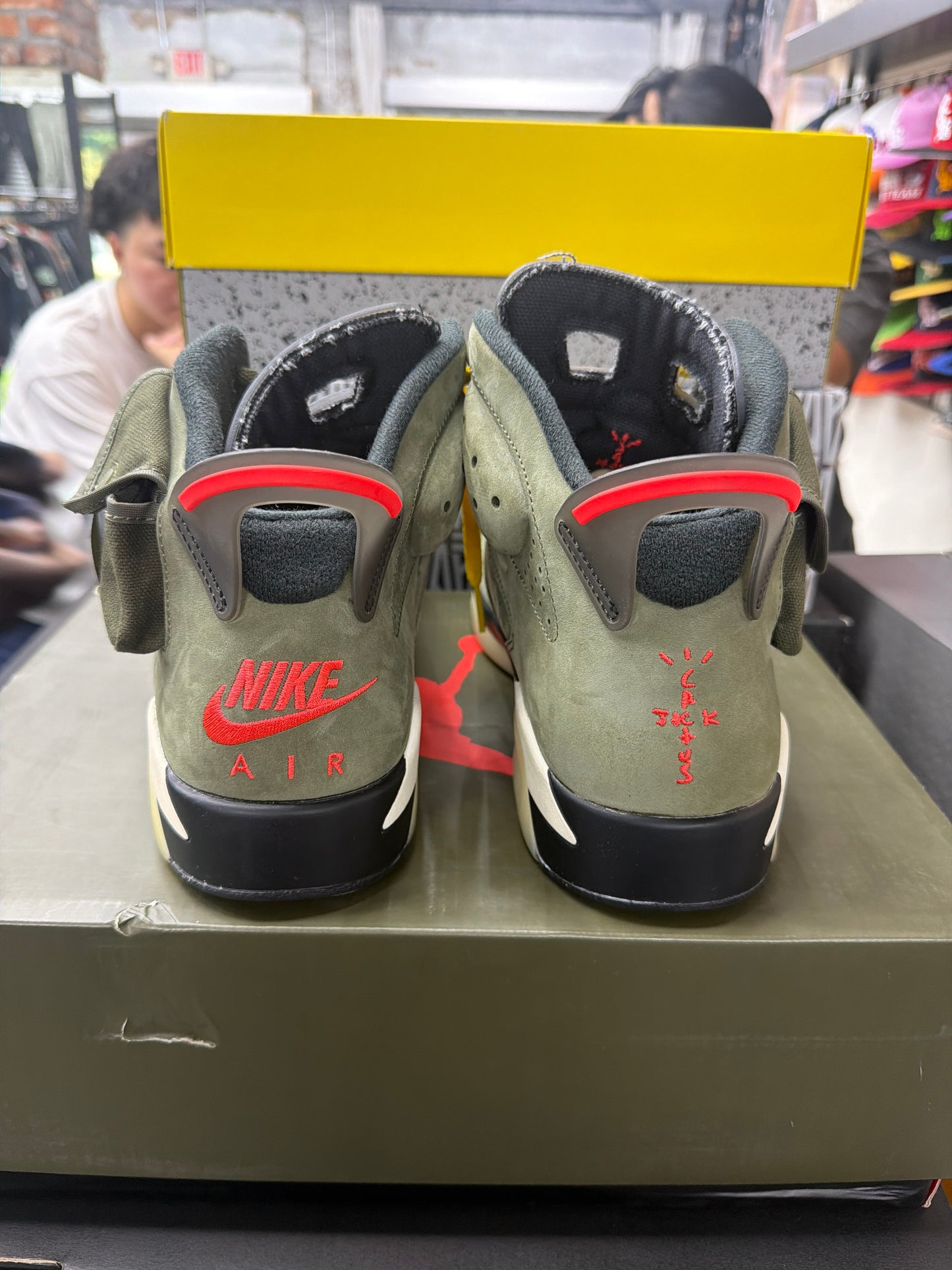 AJ6 Travis Scott Olive (U) - 11.5M