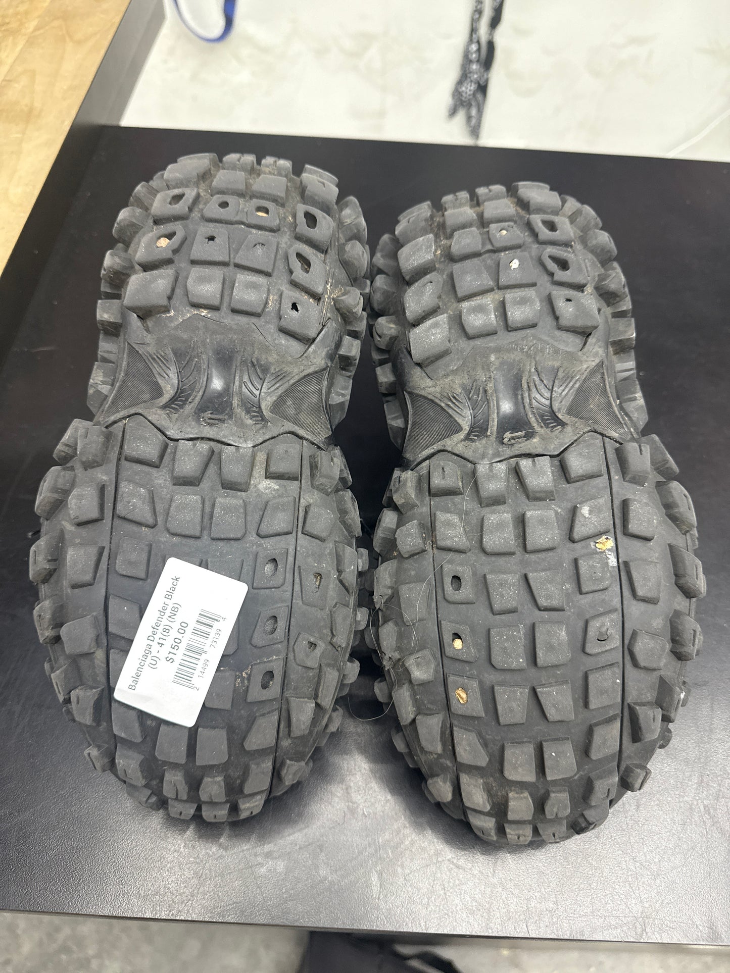 Balenciaga Defender Black (U) - 41(8) (NB)