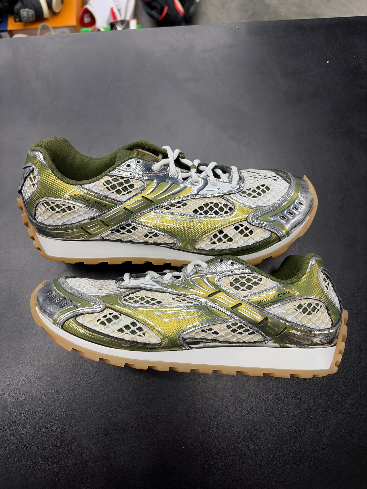 Bottega Orbit Olive (U) - 44(11) (NB)