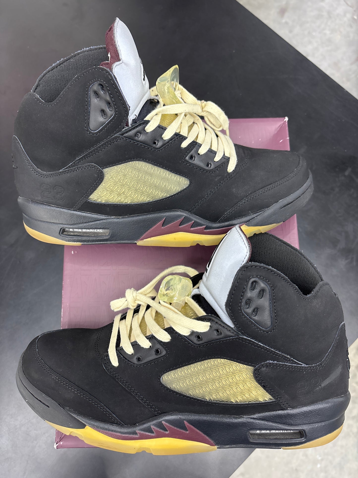 AJ5 A Ma Maniere Dusk (U) - 10M