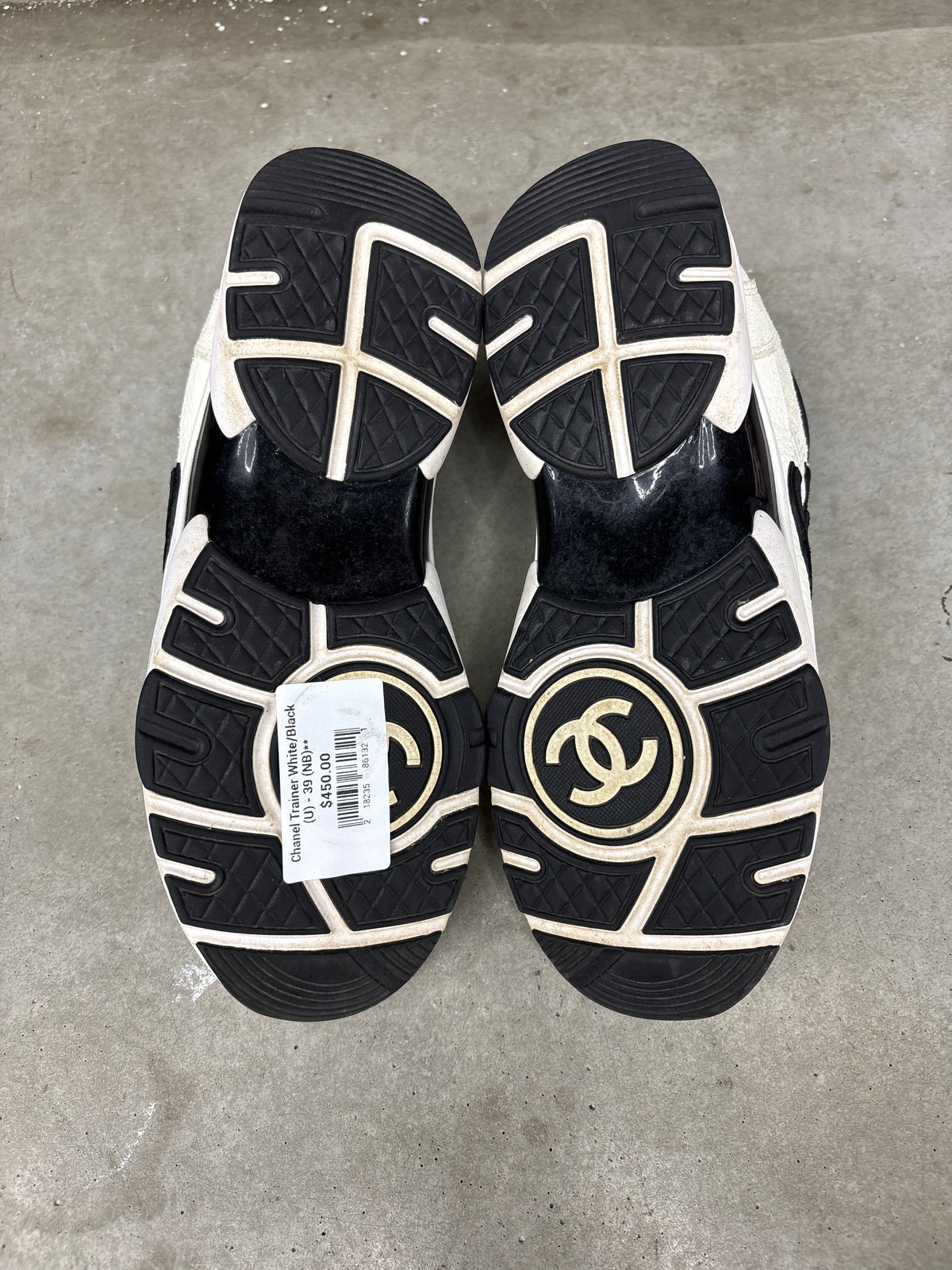 Chanel Trainer White/Black (U) - 39 (NB)**