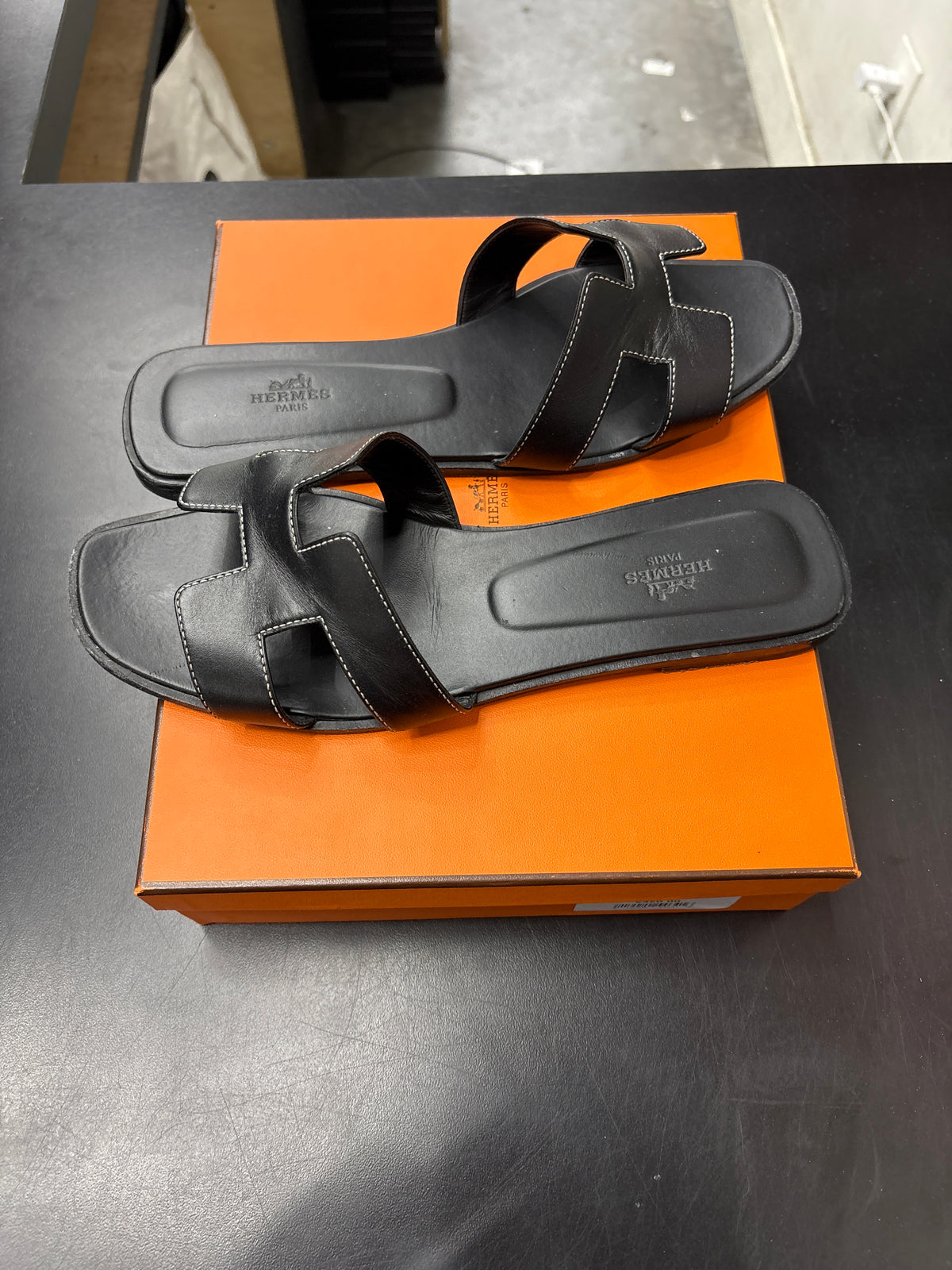 Hermes Oran Sandals Black (U) - 40(7)**