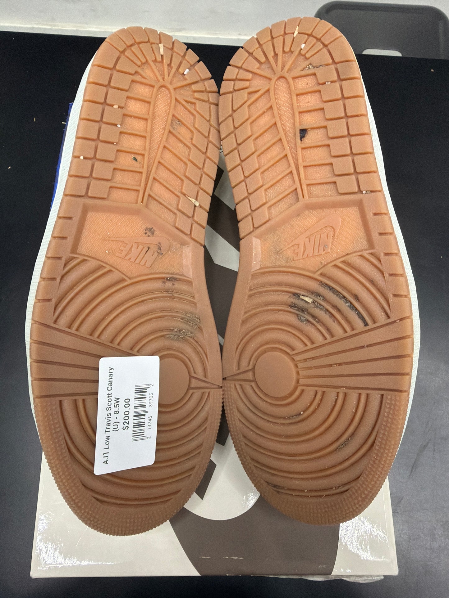 AJ1 Low Travis Scott Canary (U) - 8.5W