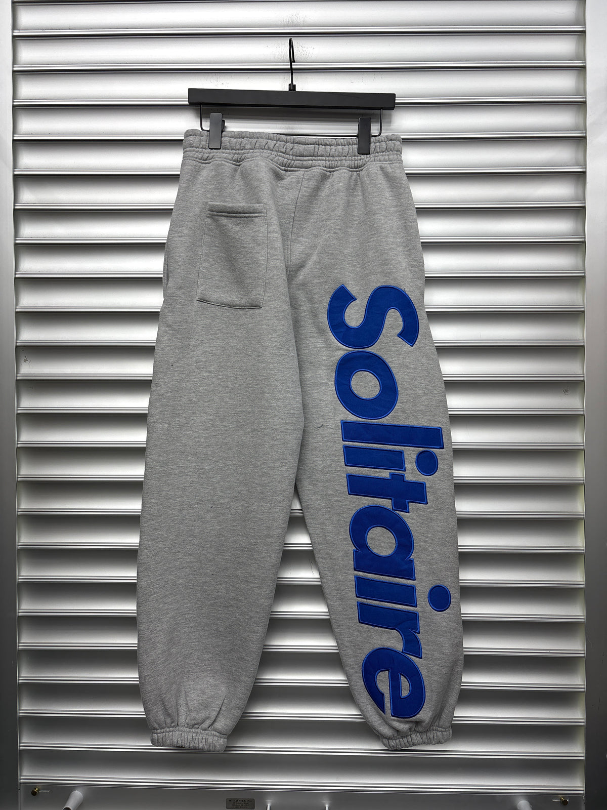Solitaire Grey Blue Sweatpants - M**