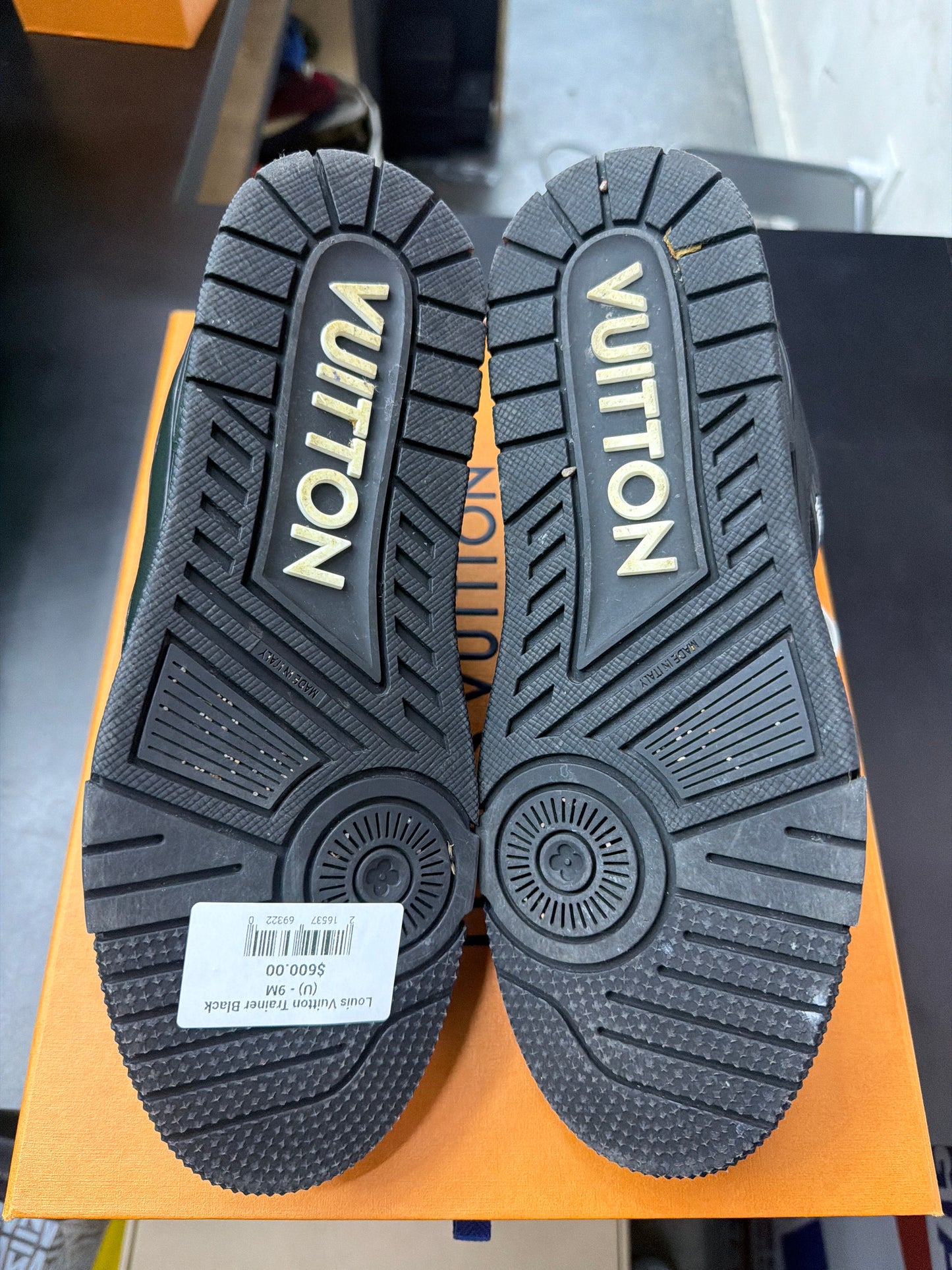 Louis Vuitton Trainer Black (U) - 9M
