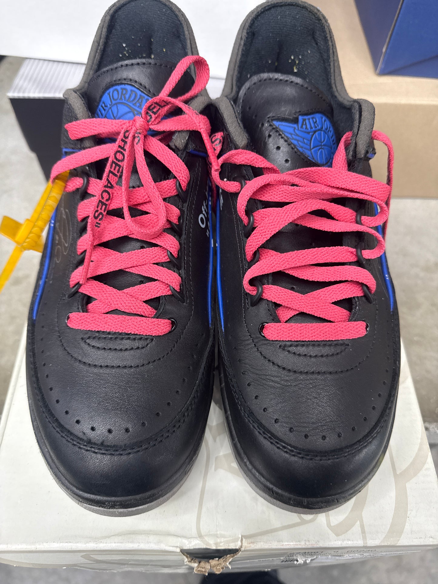 AJ2 Off White Black Low (U) - 10M