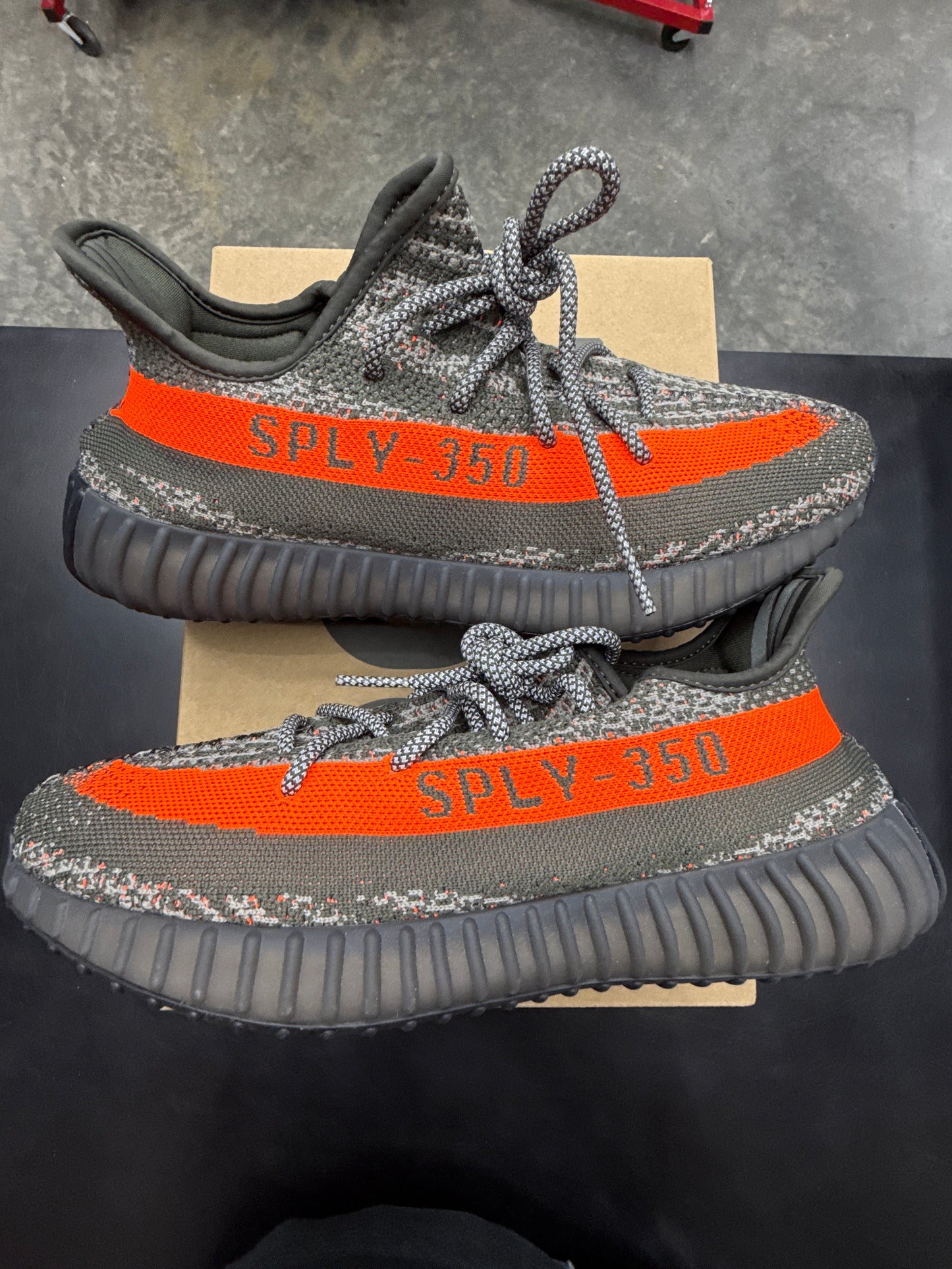 Yeezy Boost 350 Carbon Beluga (U) - 9.5M