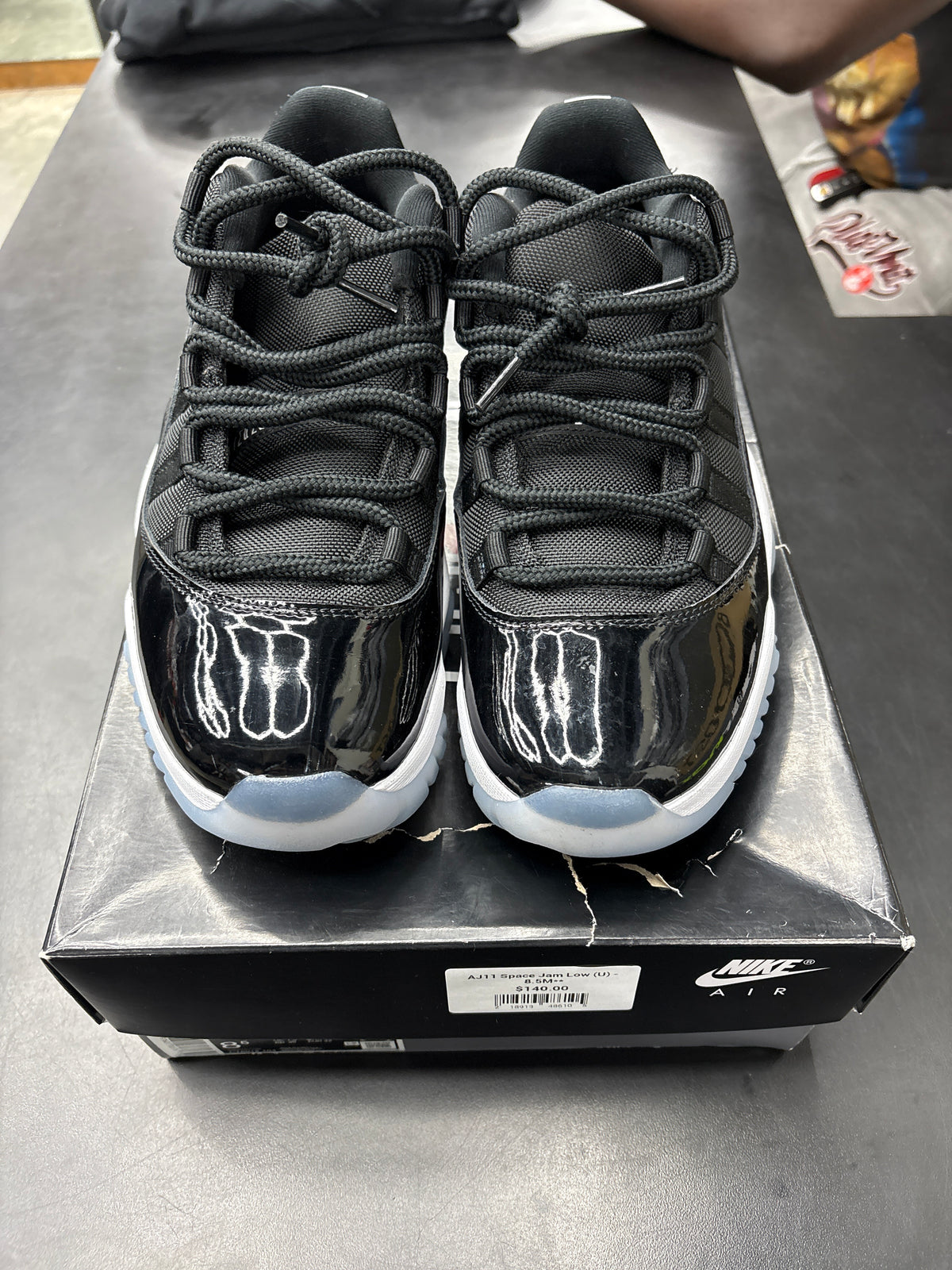 AJ11 Space Jam Low (U) - 8.5M**