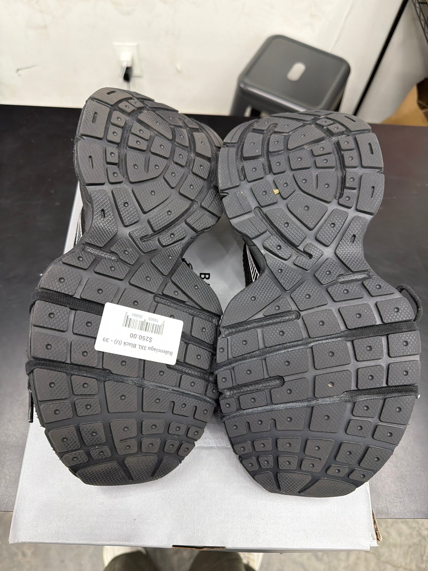 Balenciaga 3XL Black (U) - 39