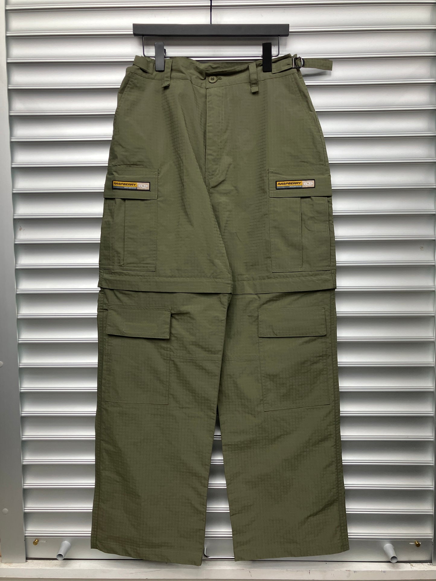 Raspberry Green Convertible Cargo Pants - S*