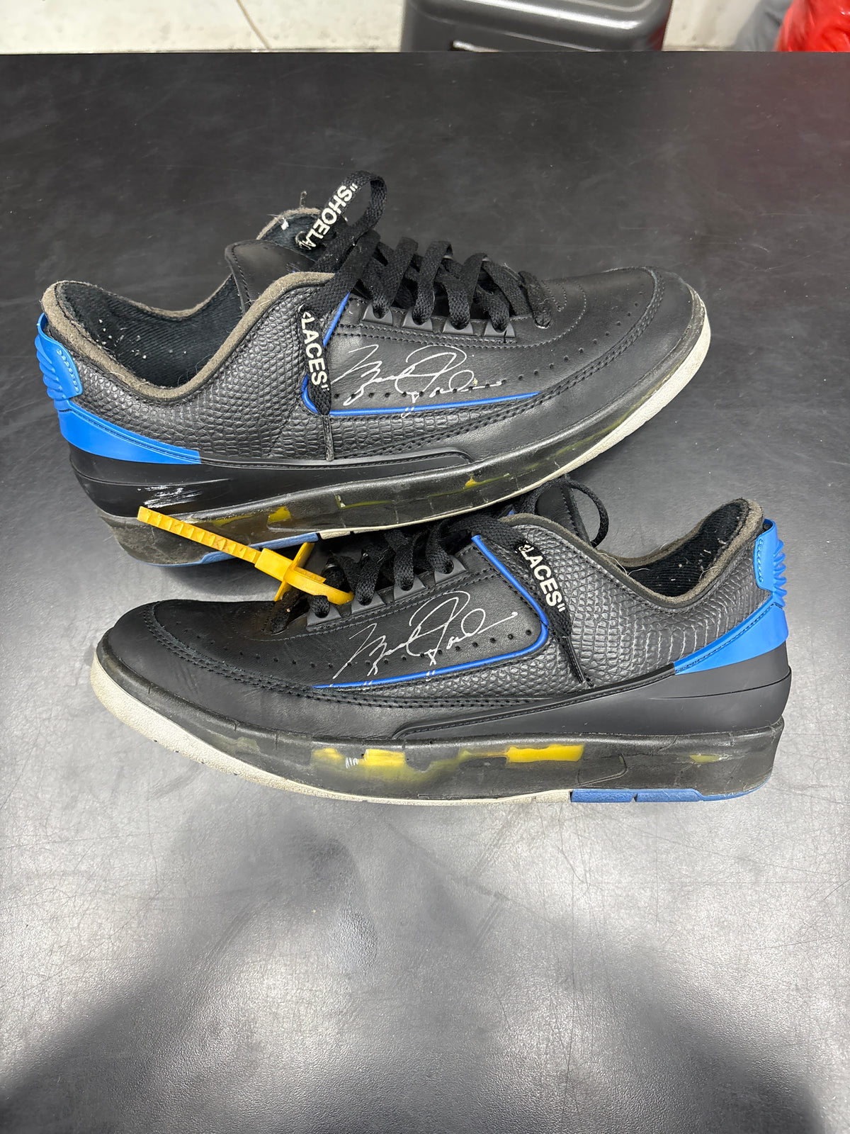 AJ2 Off White Black Low (U) - 10M**