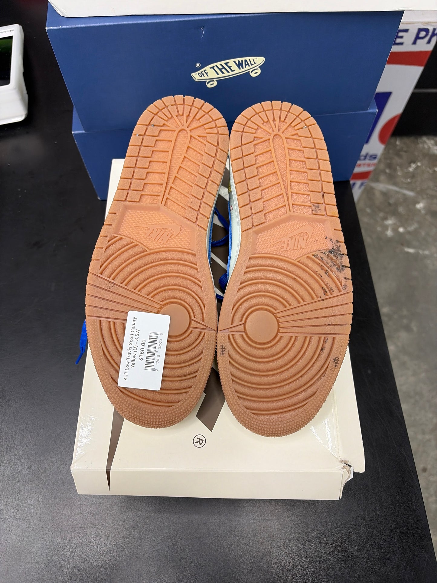 AJ1 Low Travis Scott Canary Yellow (U) - 8.5W