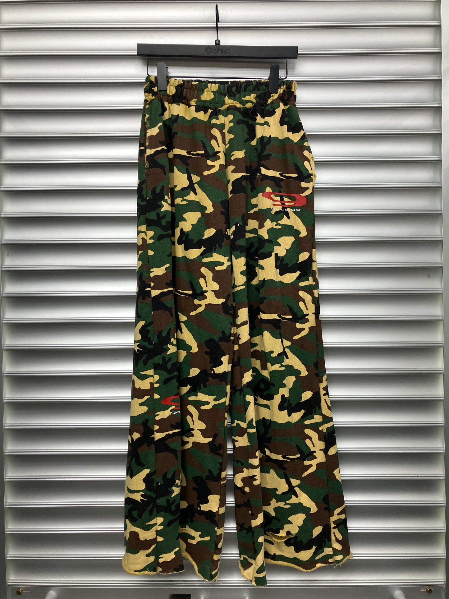 Garciago Camo Sweatpants - S