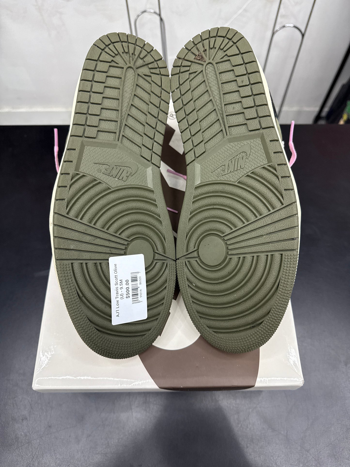 AJ1 Low Travis Scott Olive (U) - 9.5M