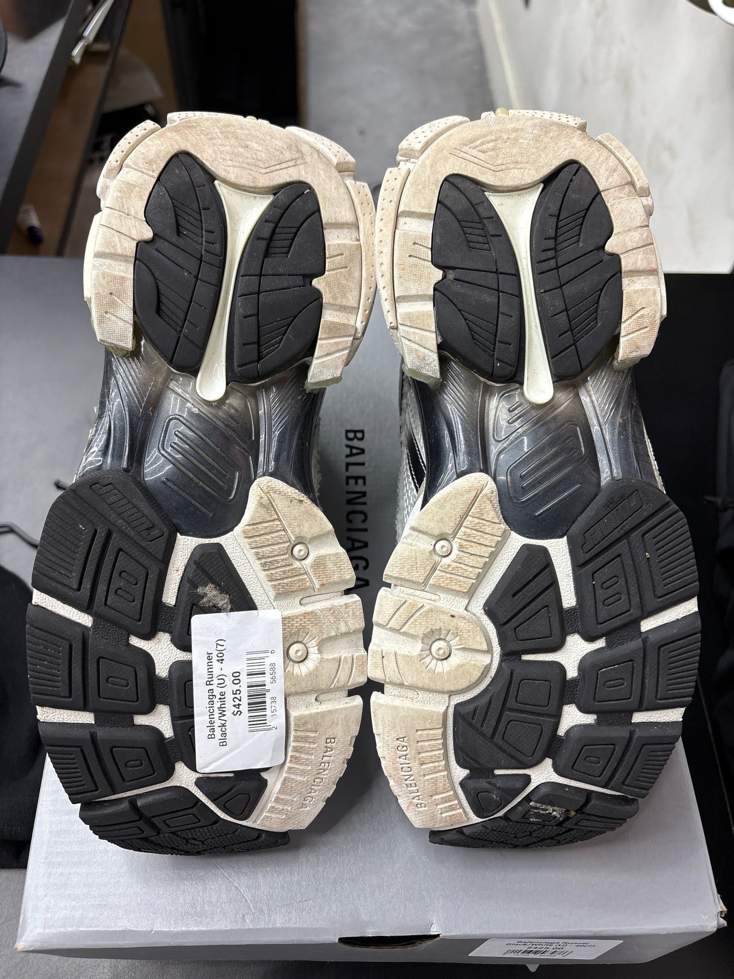 Balenciaga Runner Black/White (U) - 40(7)**
