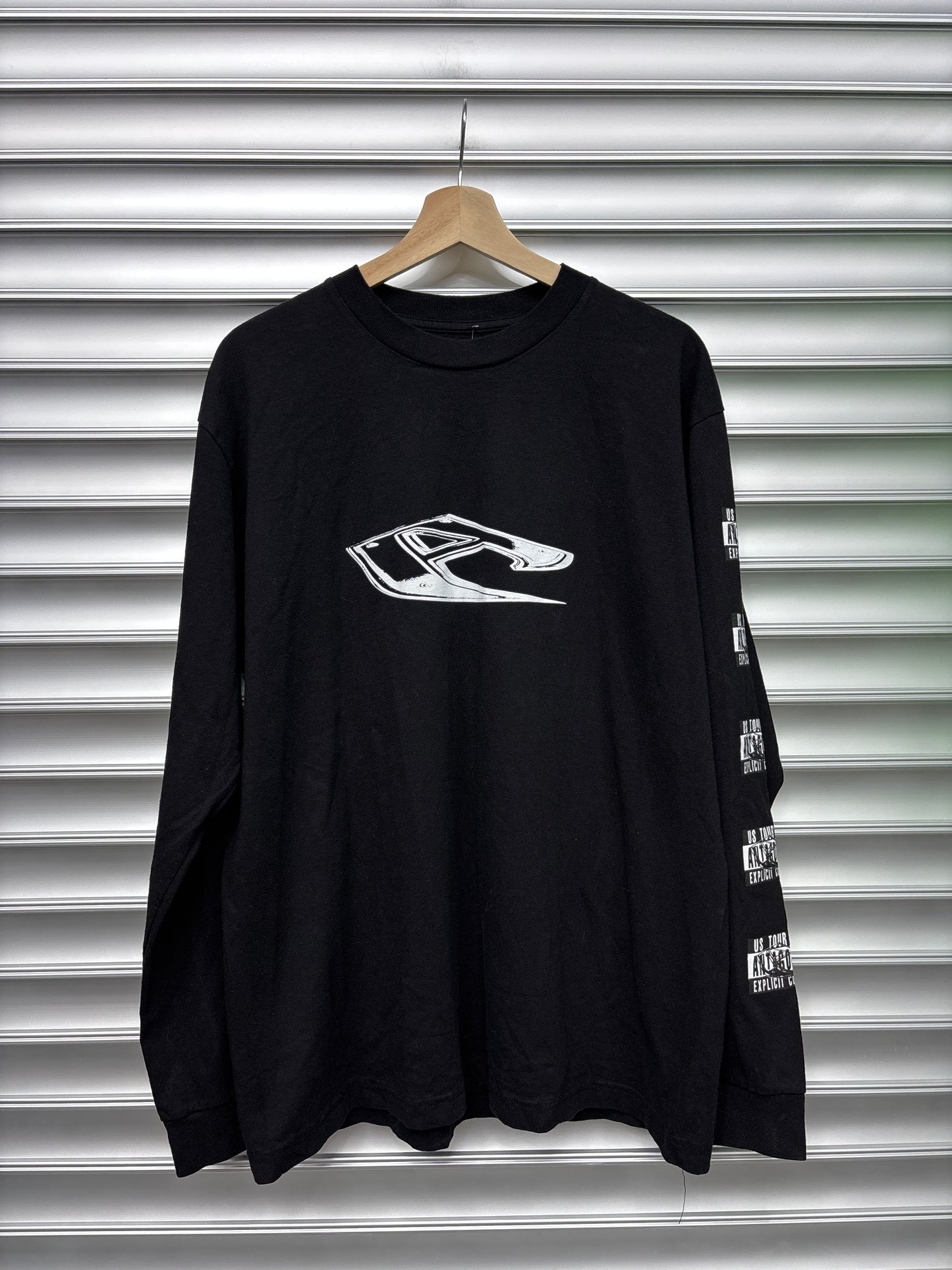 Antagonist Longsleve Tee - L