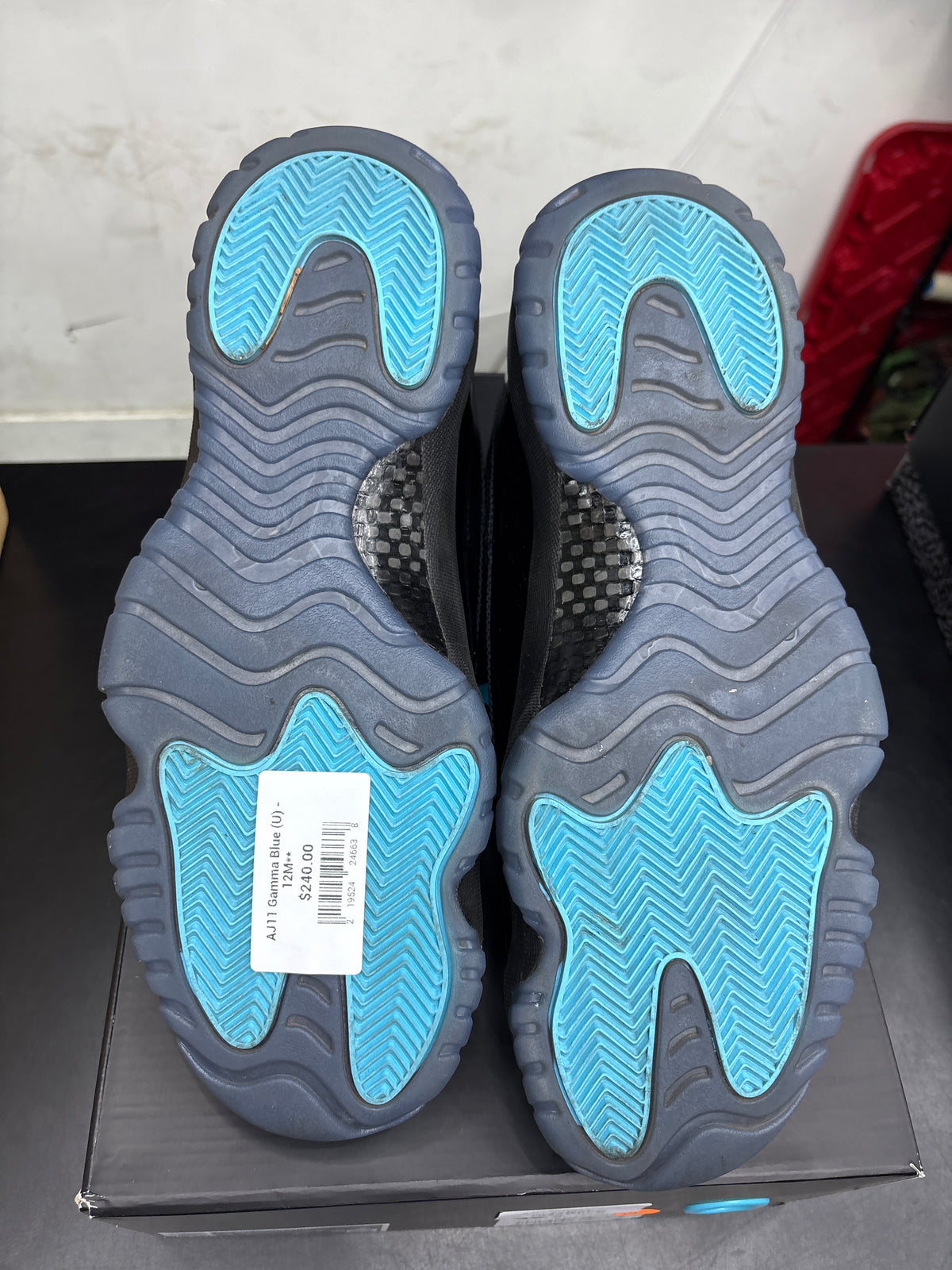 AJ11 Gamma Blue (U) - 12M**