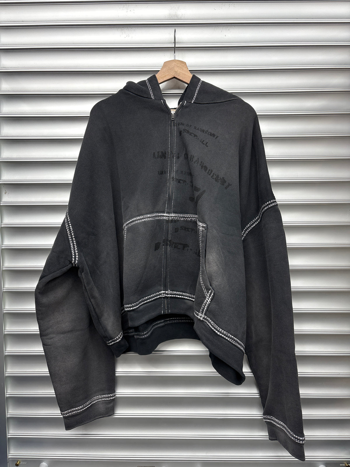 Raspberry Skunk Zip Up - L**