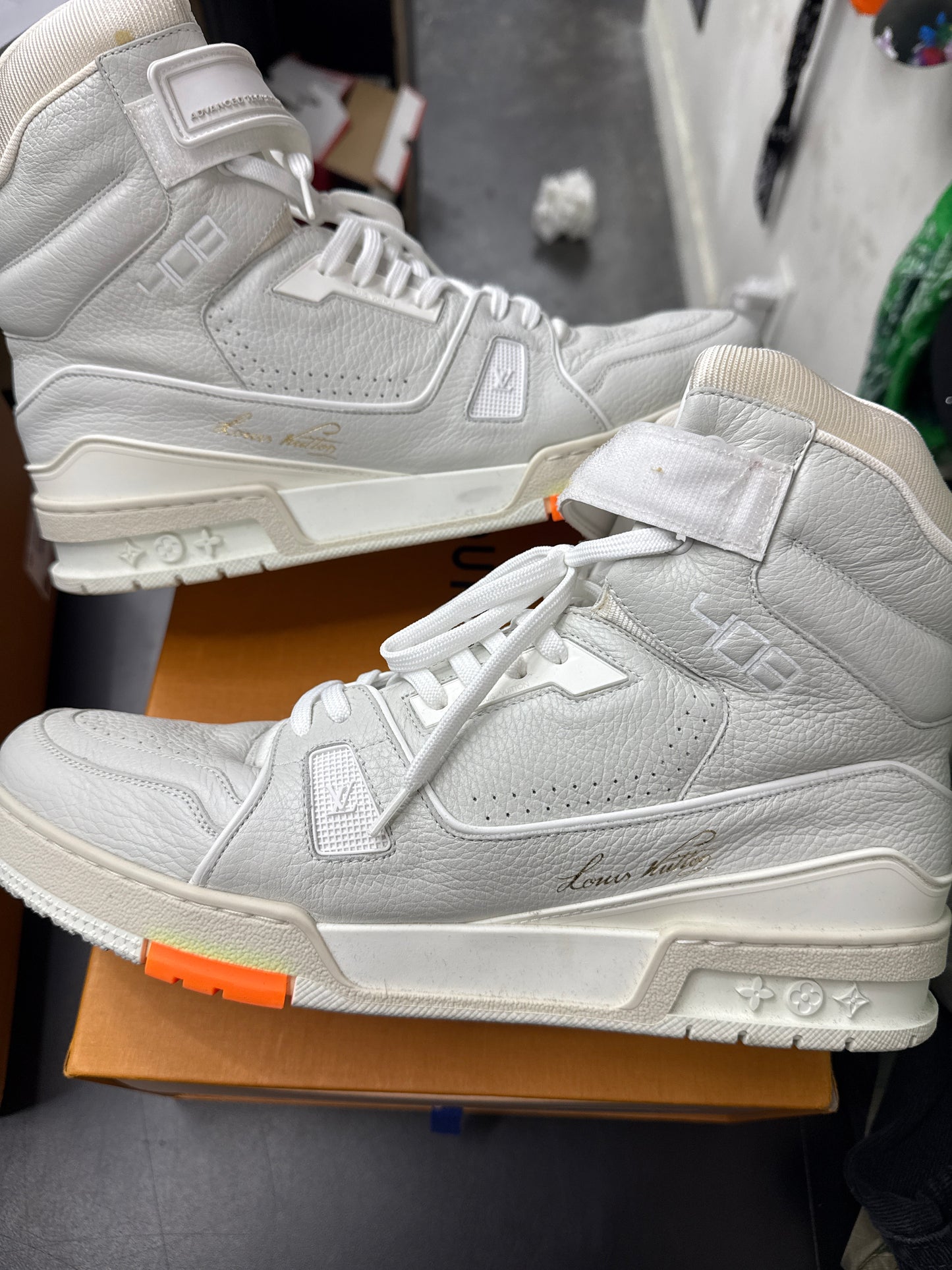 Louis Vuitton Trainer High White/Orange (U) - 12M
