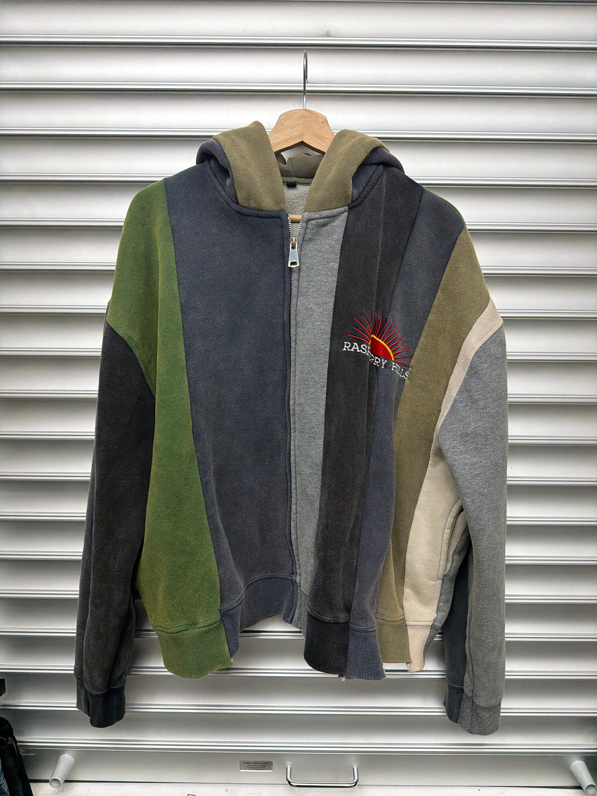 Raspberry Hills Bonsai  Zip Up - S**