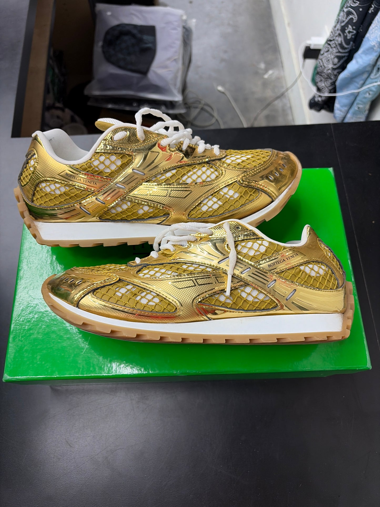 Bottega Orbit Gold (U) - 44(11)